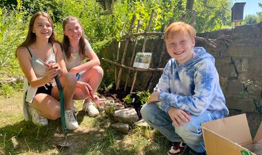 Beim Deutschland summt!-Pflanzwettbewerb gärtnern Kinder, Jugendliche und Erwachsene zum Wohle der biologischen Vielfalt um die Wette. Ehemalige Gewinner*innen des Deutschland summt!-Pflanzwettbewerbs