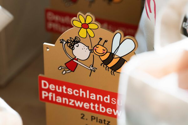 Deutschland summt!-Pflanzwettbewerb 2025: Trophäe